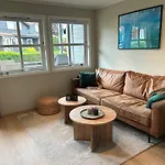 Terraced House With 4 Bedrooms Available For Ons