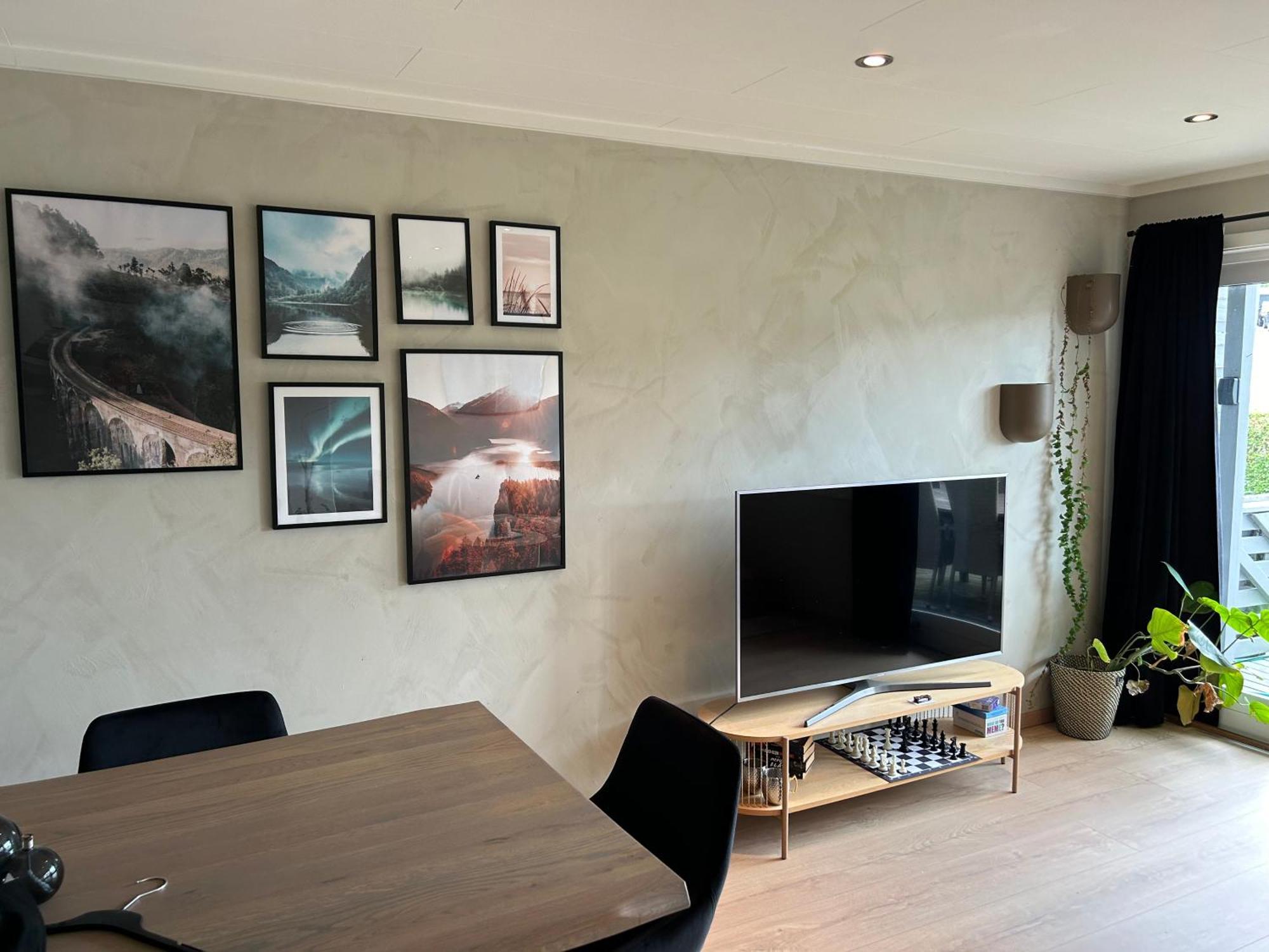 Terraced House With 4 Bedrooms Available For Ons