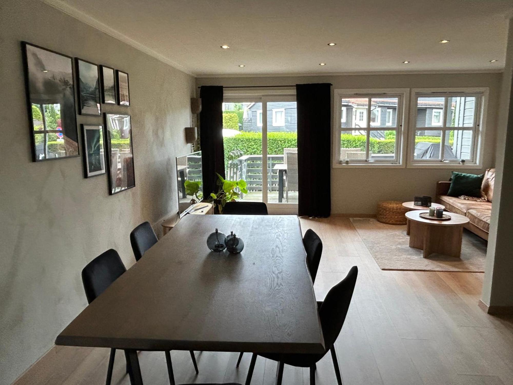 Apartment Terraced House With 4 Bedrooms Available For Ons